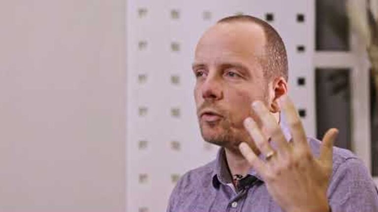 Autonome Waffensysteme – Kontrolle von Drohnenschwärmen